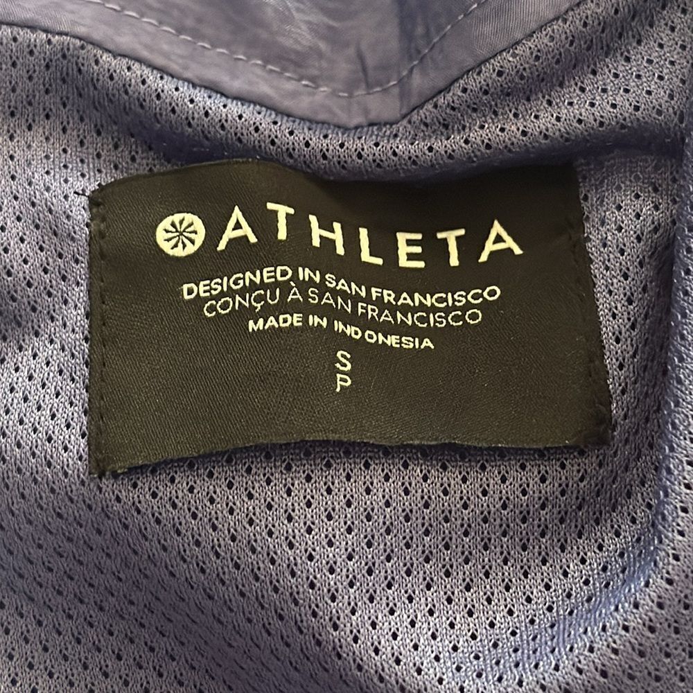Athleta ARRIVAL RAIN JACKET in lavender purple S - Picture 7 of 9